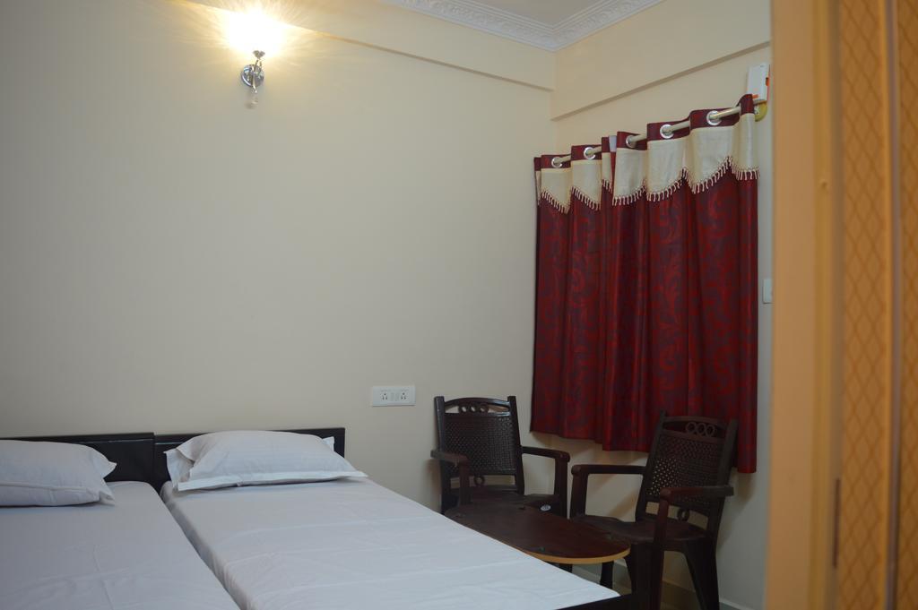 Sri Balaji Guest House Бенґалуру Екстер'єр фото